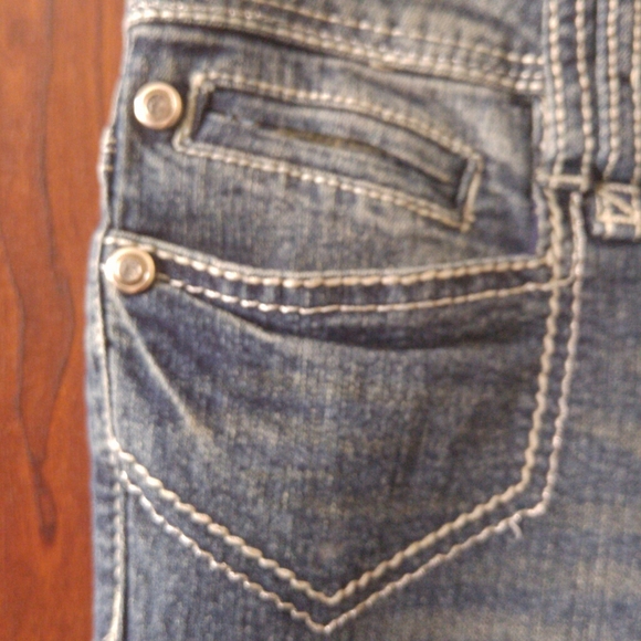 Karma Blue embroidered stretch jean capri size 5 - Picture 3 of 8